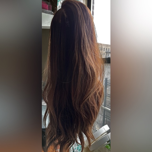 Human hair wig (sm) 24 inches never used. Brand: Sai Stylez